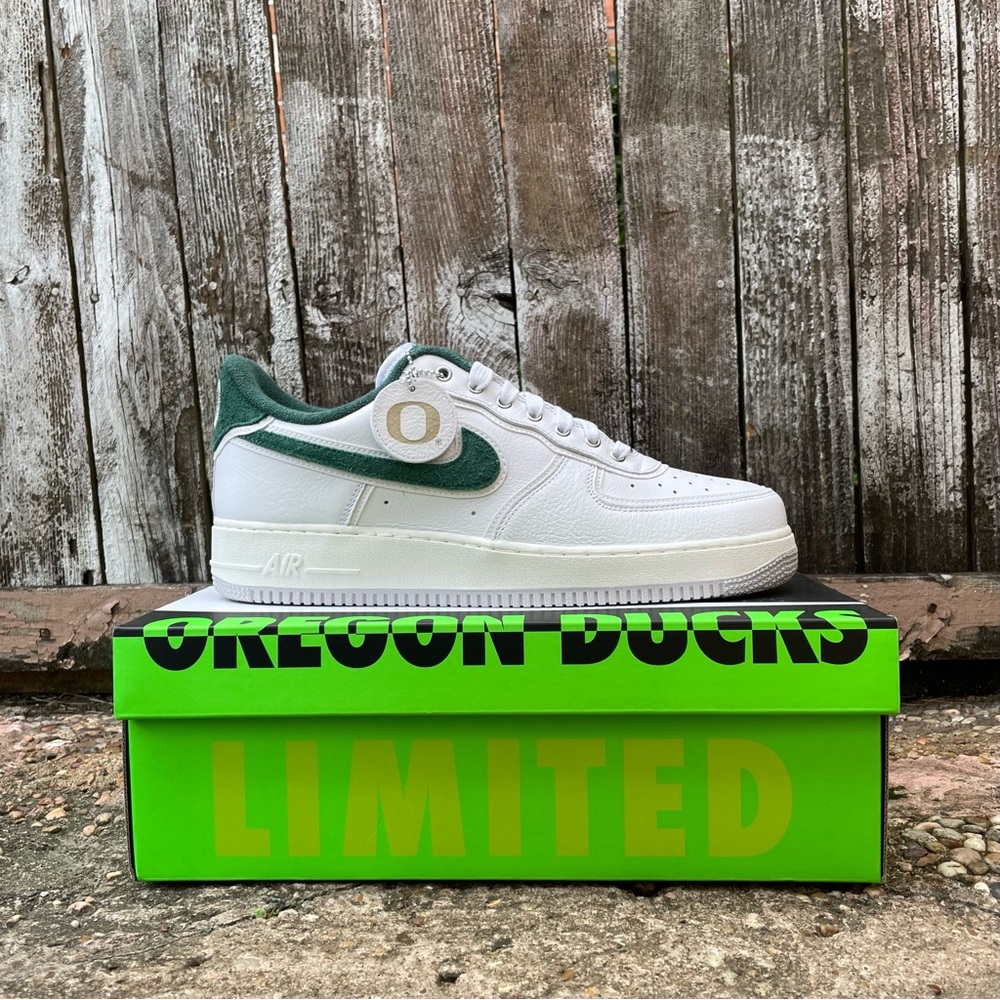 Size 12.5m (14w) Nike Air Force 1 07' Premium University Of Oregon Ducks PE New